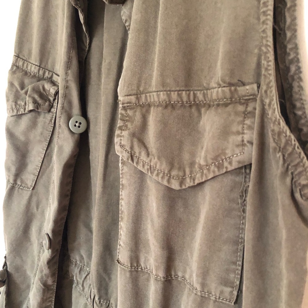 Universal Thread Vest - Picture 8 of 8